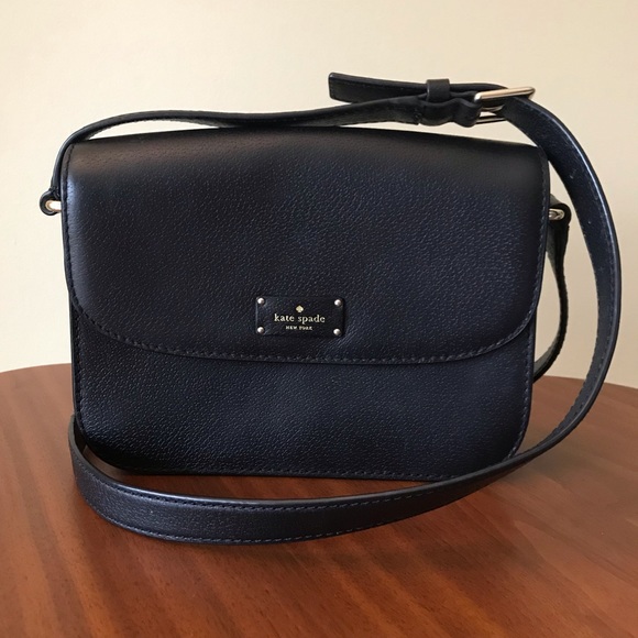 kate spade Handbags - kate spade Adelaide Grove St. Crossbody Messenger